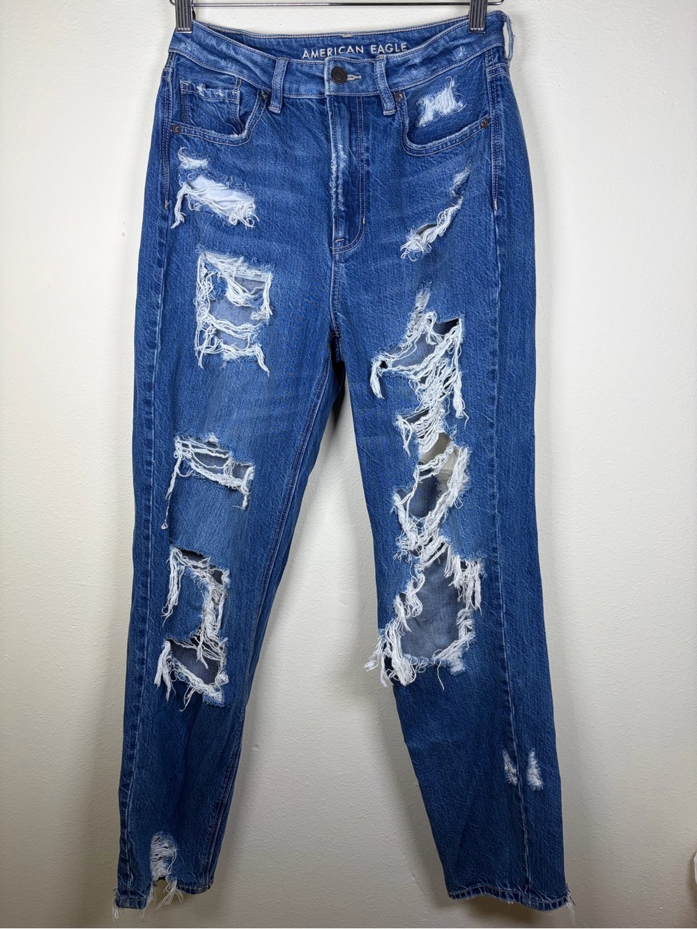 American Eagle Mom Jeans Distressed Ripped Comfort Stretch Waistband Size 6 Long